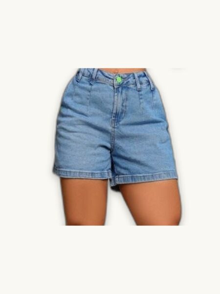 Bermuda Meia Coxa Jeans Claro — a peça