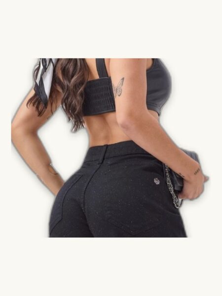 Short Meia Coxa Preto Glitter — a peça